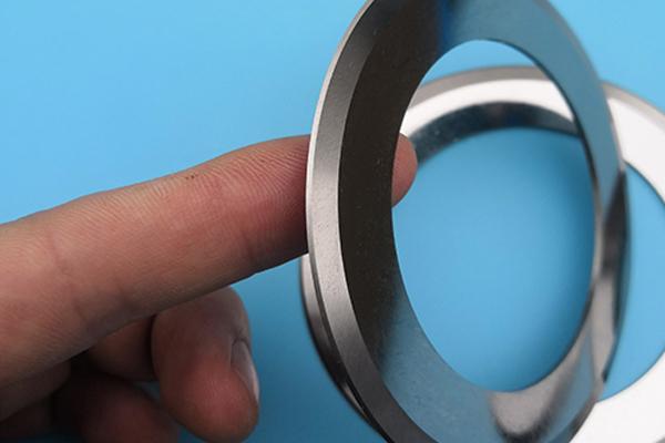 বৃত্তাকার উচ্চ নির্ভুলতা ঘূর্ণনশীল কাটিয়া ব্লেড পিভিসি প্রান্ত ব্লেড ঘূর্ণনশীল ব্লেড কাটিয়া মেশিন কাগজ পাইপ আঠালো টেপ কাটিয়া মেশিন ব্লেড 4