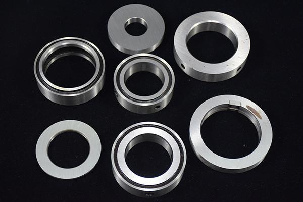 বৃত্তাকার উচ্চ নির্ভুলতা ঘূর্ণনশীল কাটিয়া ব্লেড পিভিসি প্রান্ত ব্লেড ঘূর্ণনশীল ব্লেড কাটিয়া মেশিন কাগজ পাইপ আঠালো টেপ কাটিয়া মেশিন ব্লেড 21