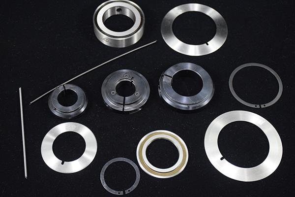 বৃত্তাকার উচ্চ নির্ভুলতা ঘূর্ণনশীল কাটিয়া ব্লেড পিভিসি প্রান্ত ব্লেড ঘূর্ণনশীল ব্লেড কাটিয়া মেশিন কাগজ পাইপ আঠালো টেপ কাটিয়া মেশিন ব্লেড 24